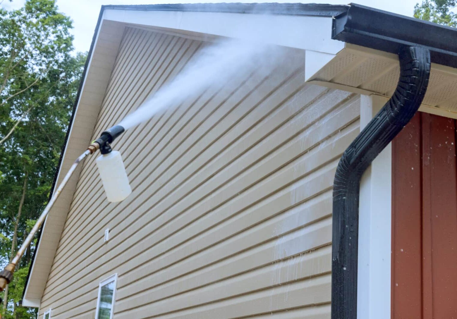 Pressure washing in Roswell Georgia.
