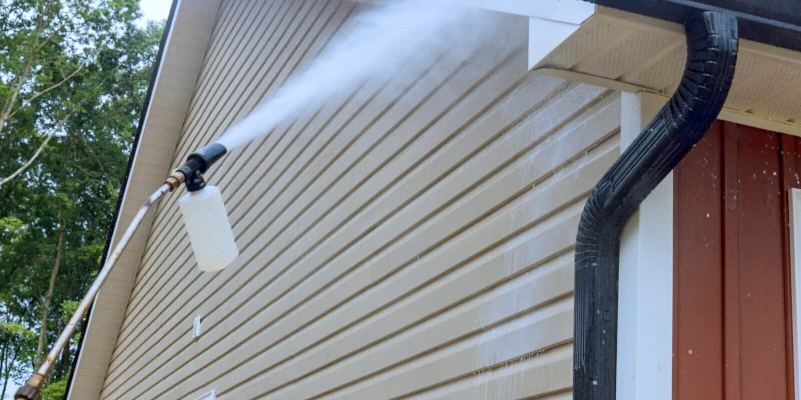 Pressure washing in Roswell Georgia.